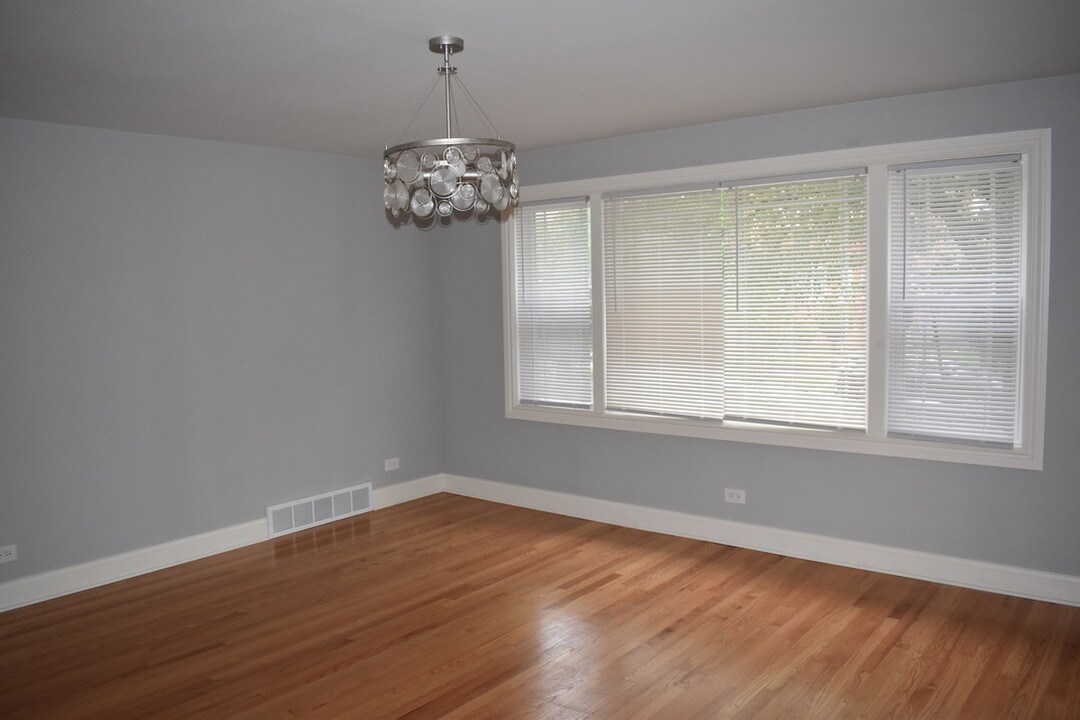 8258 S Peoria St in Chicago, IL - Building Photo