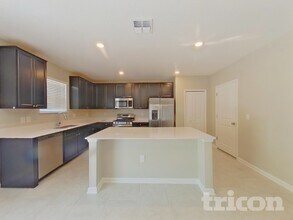 33546 Sky Blossom Cir in Leesburg, FL - Building Photo - Building Photo