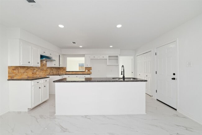 2707 Ashford Trail Dr