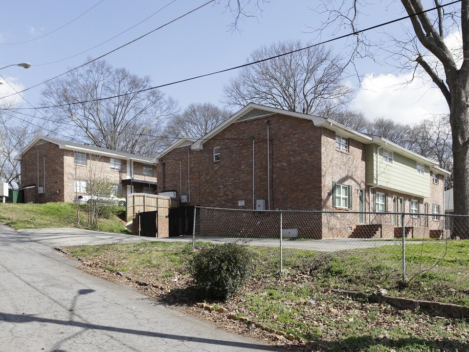 Lavefta Apartments in East Point, GA - Building Photo