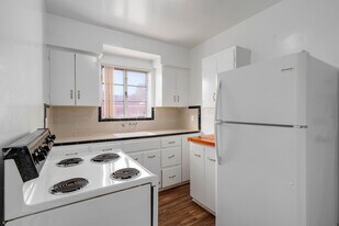 Lake Ivanhoe Shores Apartments in Orlando, FL - Building Photo
