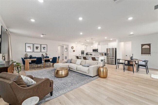 24400 NW 12th Pl in Newberry, FL - Building Photo - Building Photo