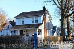 29 Plainfield Ave in Metuchen, NJ - Building Photo