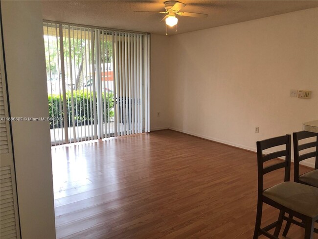 720 SW 111th Ave in Pembroke Pines, FL - Building Photo - Building Photo