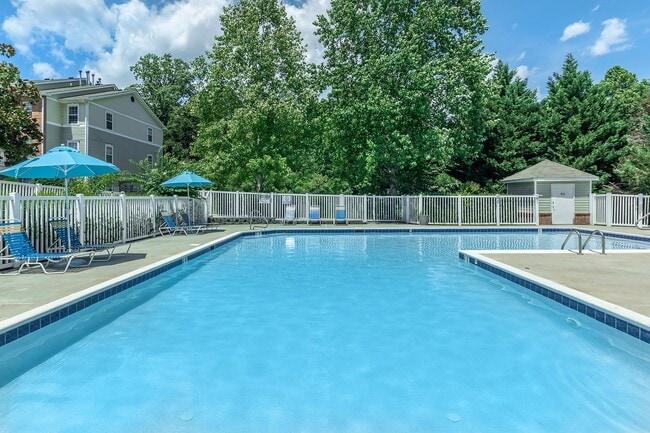 The Overlook at Falling Creek in Richmond, VA - Building Photo - Building Photo