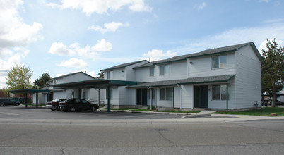 Sunnyridge Village Apartments in Nampa, ID - Building Photo - Building Photo