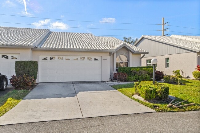 5388 Pamela Wood Way in Sarasota, FL - Building Photo - Building Photo