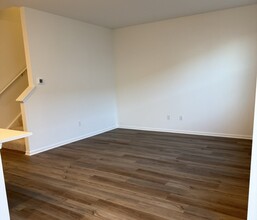 324 Kingsport Dr in South Elgin, IL - Building Photo - Building Photo