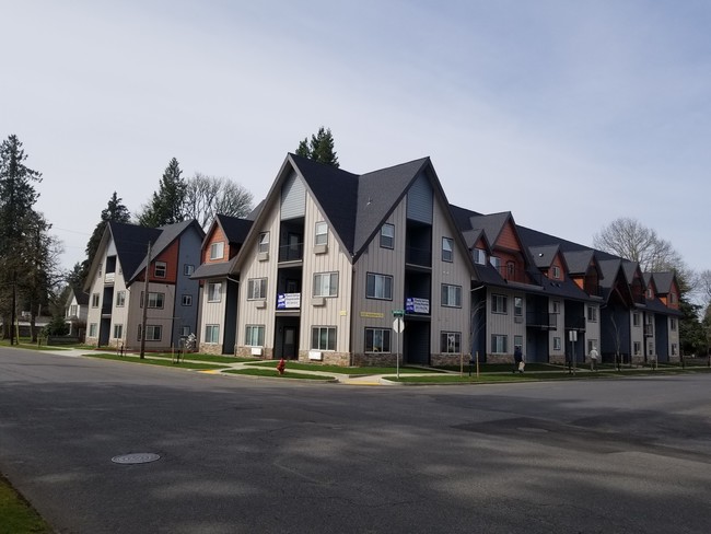 Cedar Manor Apartments in Forest Grove, OR - Building Photo - Building Photo