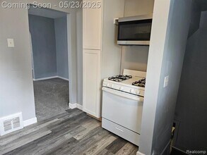 362 S Marshall St in Pontiac, MI - Building Photo - Building Photo