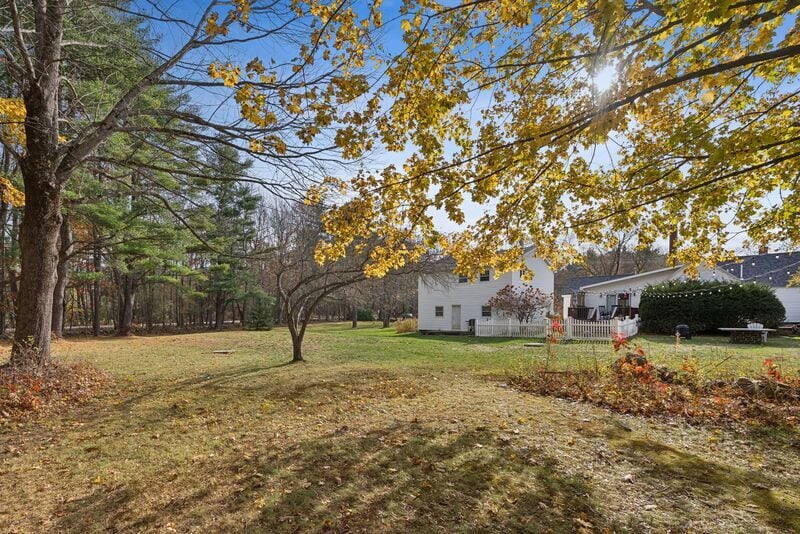 1087 Littlefield Rd in Wells, ME - Building Photo