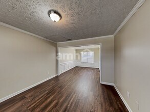 1130 Saint Phillips Ct in Locust Grove, GA - Foto de edificio - Building Photo