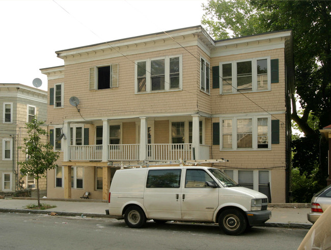 179-181 Campbell Ave in Revere, MA - Foto de edificio - Building Photo