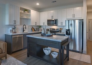 Mainstead at Century Farms Apartments in Antioch, TN - Foto de edificio - Interior Photo