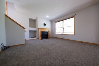 12101 Waconia Cir NE in Blaine, MN - Building Photo - Building Photo