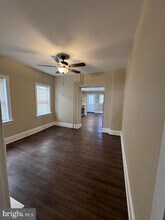 222 W Union St in Burlington, NJ - Foto de edificio - Building Photo