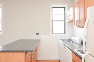 728 W Barry Ave in Chicago, IL - Building Photo - Building Photo