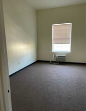 1001 Pennington Rd in Ewing Township, NJ - Building Photo - Building Photo