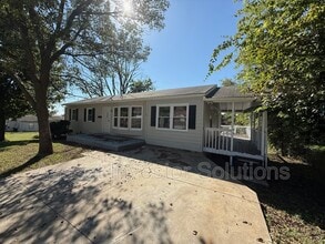 2017 E 83rd Terrace in Kansas City, MO - Building Photo - Building Photo