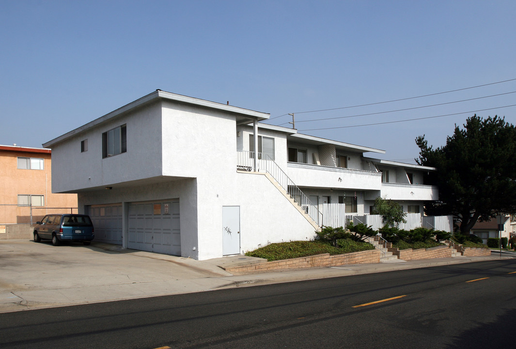 2122 Vanderbilt Ln in Redondo Beach, CA - Building Photo