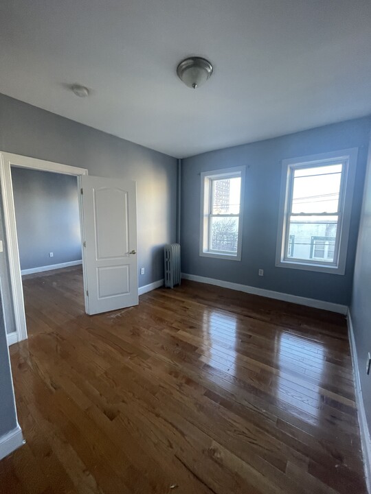 1204 Kennedy Blvd, Unit 33 in Bayonne, NJ - Building Photo