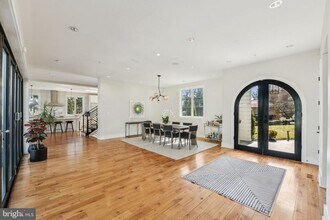 3203 Farmington Dr in Chevy Chase, MD - Building Photo - Building Photo