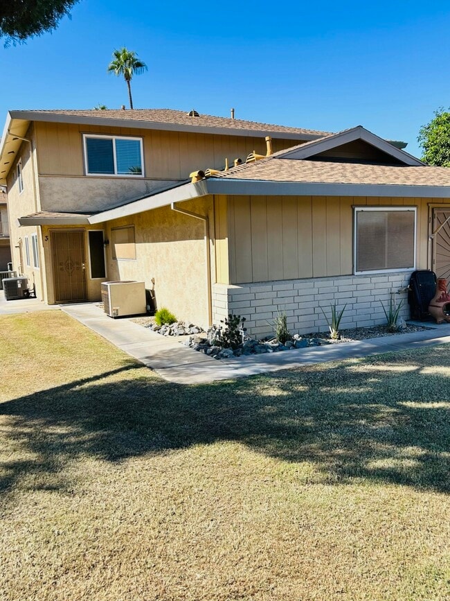 46917 CA-74 in Palm Desert, CA - Building Photo - Building Photo