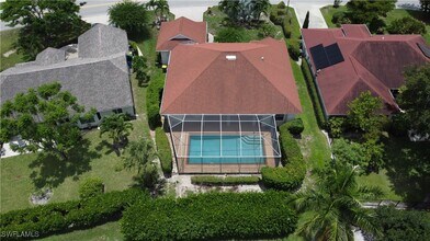 592 Lambton Ln in Naples, FL - Foto de edificio - Building Photo