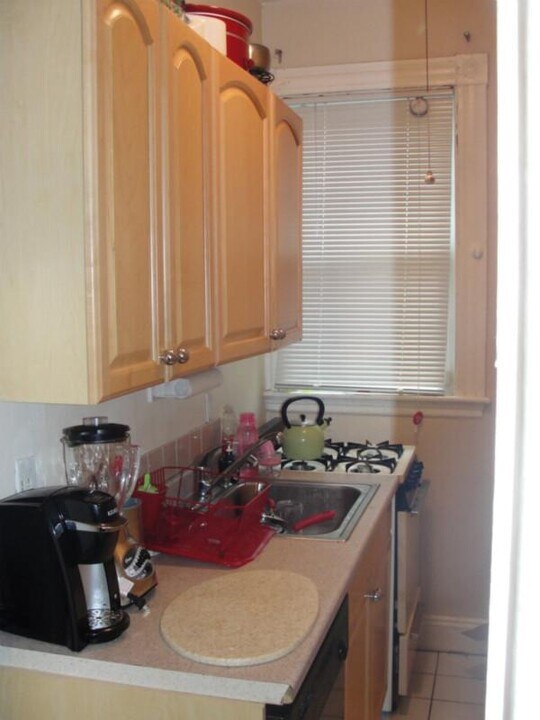 25 Glenville Ave, Unit 1 in Boston, MA - Building Photo
