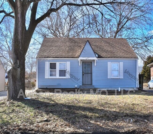 property at 1008 S Park Ave
