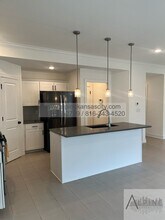 7320 Aaron St in Parkville, MO - Building Photo - Building Photo