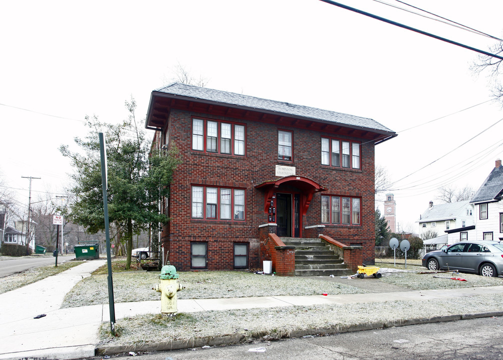 1132 Laird St in Akron, OH - Foto de edificio