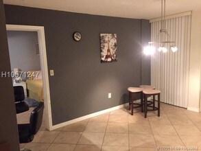 6955 NW 186th St-Unit -F511 in Hialeah, FL - Building Photo - Building Photo