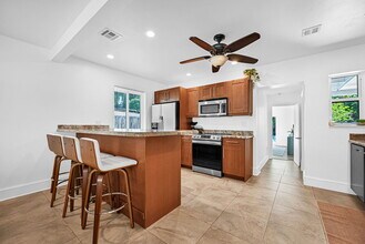 1328 N Andrews Ave in Fort Lauderdale, FL - Building Photo - Building Photo