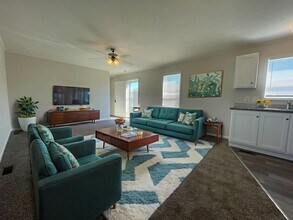 38044 Johannes Dr in Clinton Township, MI - Building Photo - Building Photo