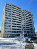 70 McEwen Ave in Ottawa, ON - Building Photo