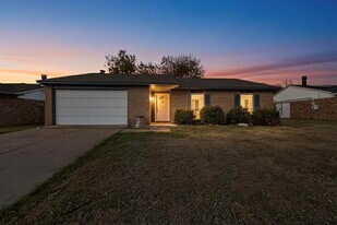 6805 Newcastle Pl in North Richland Hills, TX - Building Photo