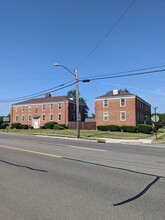 2392 Wooster Rd in Rocky River, OH - Foto de edificio - Building Photo