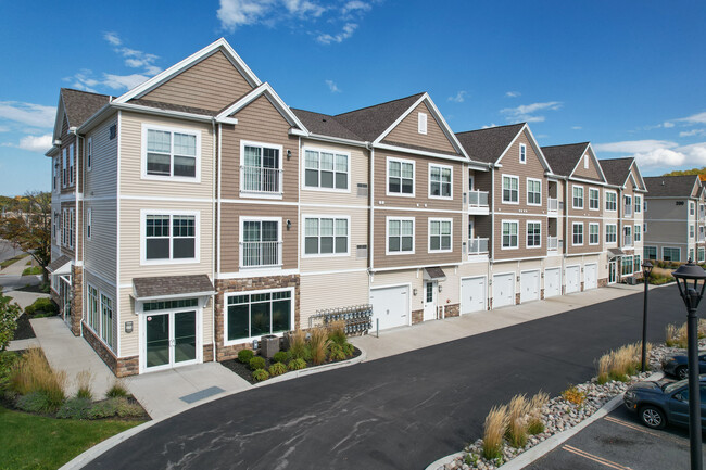 The Glen at Perinton Hills in Fairport, NY - Building Photo - Building Photo