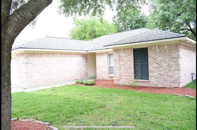 15614 Echo Canyon Dr in Houston, TX - Building Photo - Building Photo