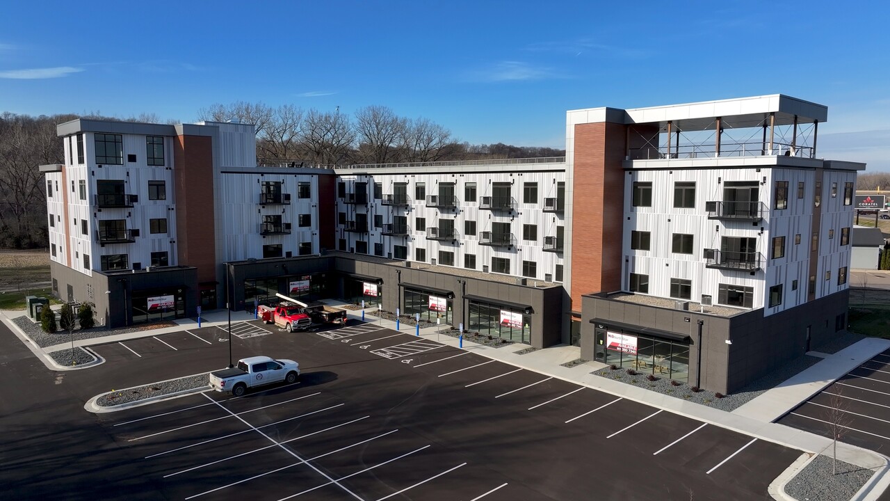 Axis Lofts in Mankato, MN - Building Photo