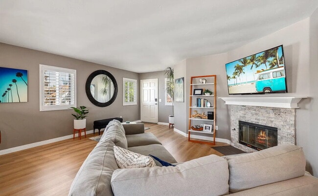 3922 Albatross St in San Diego, CA - Building Photo - Building Photo