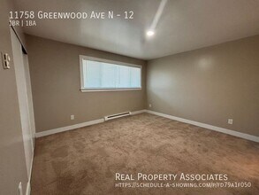 11758 Greenwood Ave N in Seattle, WA - Building Photo - Building Photo