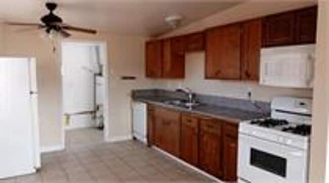6672 Rose Ellen Ave in Twentynine Palms, CA - Building Photo - Building Photo
