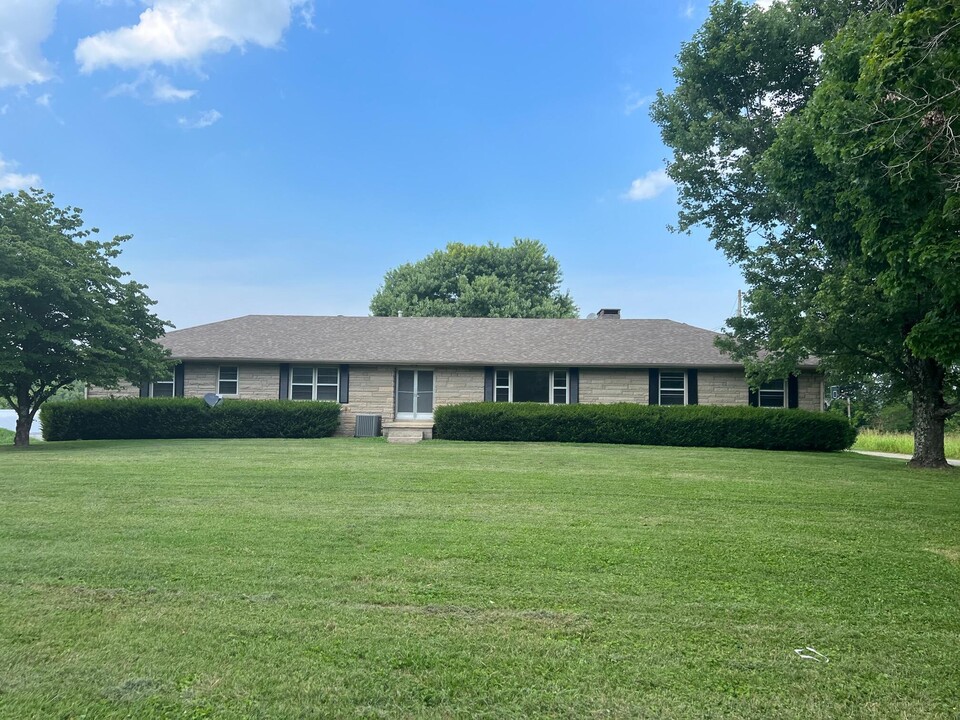 7077 Leeann Ln in Lexington, KY - Building Photo