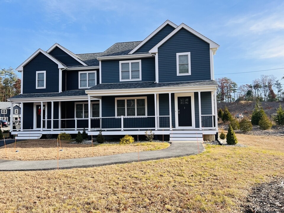 2 Glacier Path in Middleboro, MA - Building Photo