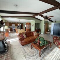 18668 Olive Street Rd in Chesterfield, MO - Building Photo