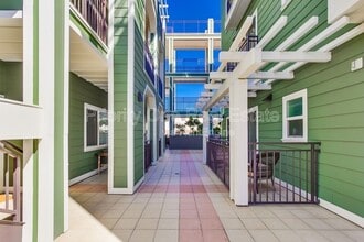 3825 First Ave. in San Diego, CA - Building Photo - Building Photo