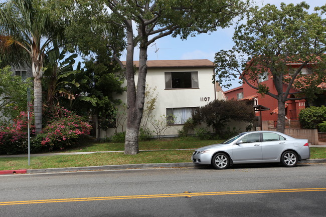 5 Unit Apartment + 1 Nonconf. in Santa Monica, CA - Foto de edificio - Building Photo