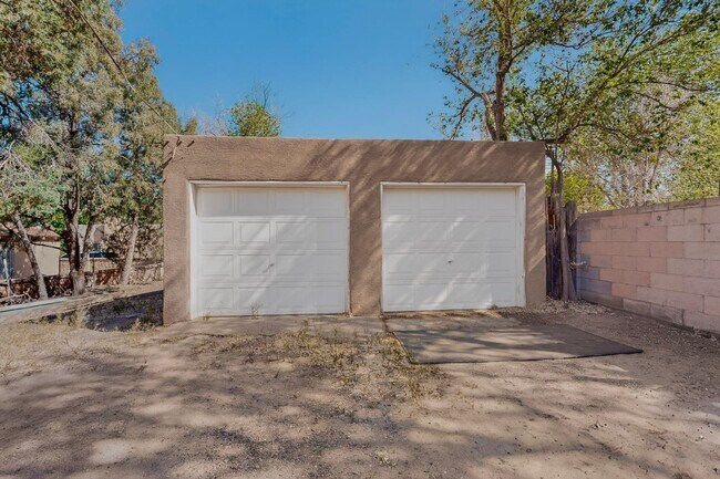 1409-1409 Hazeldine Ave SE in Albuquerque, NM - Building Photo - Building Photo